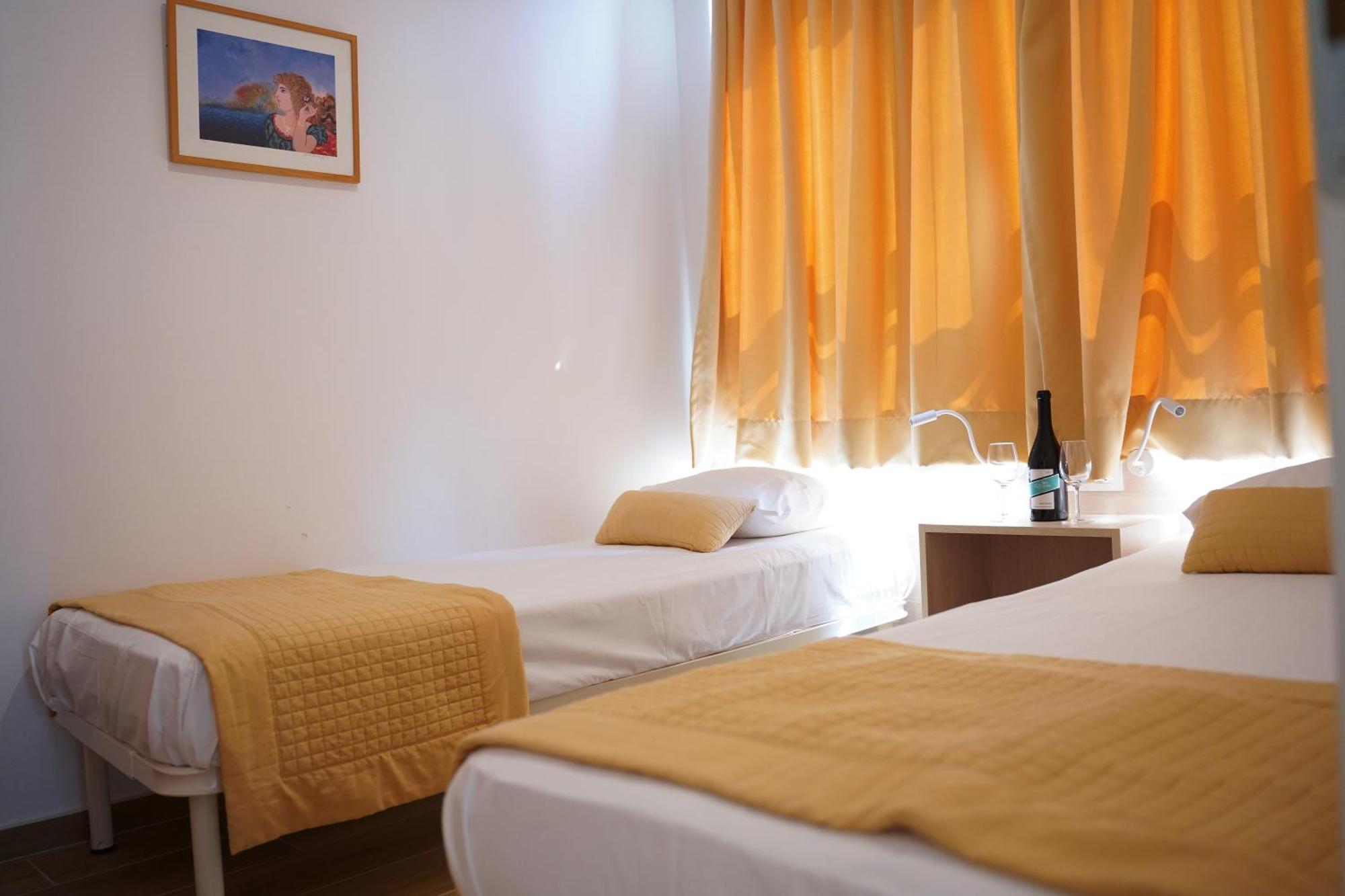 Sissy Hotel Kamena Vourla